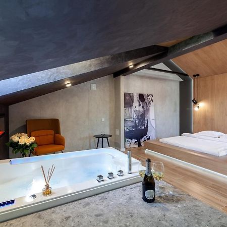 Royal Vip Jacuzzi Apart Lviv Exterior foto