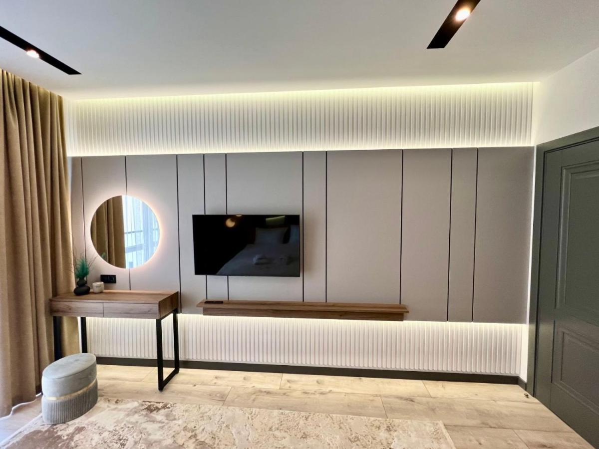 Royal Vip Jacuzzi Apart Lviv Exterior foto