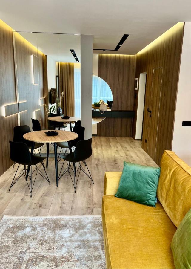 Royal Vip Jacuzzi Apart Lviv Exterior foto
