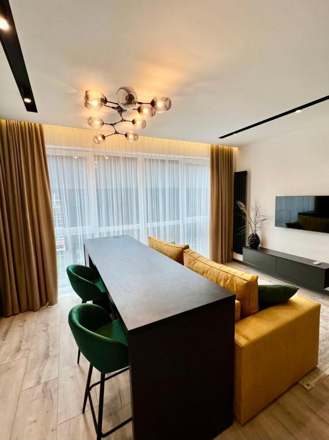 Royal Vip Jacuzzi Apart Lviv Exterior foto