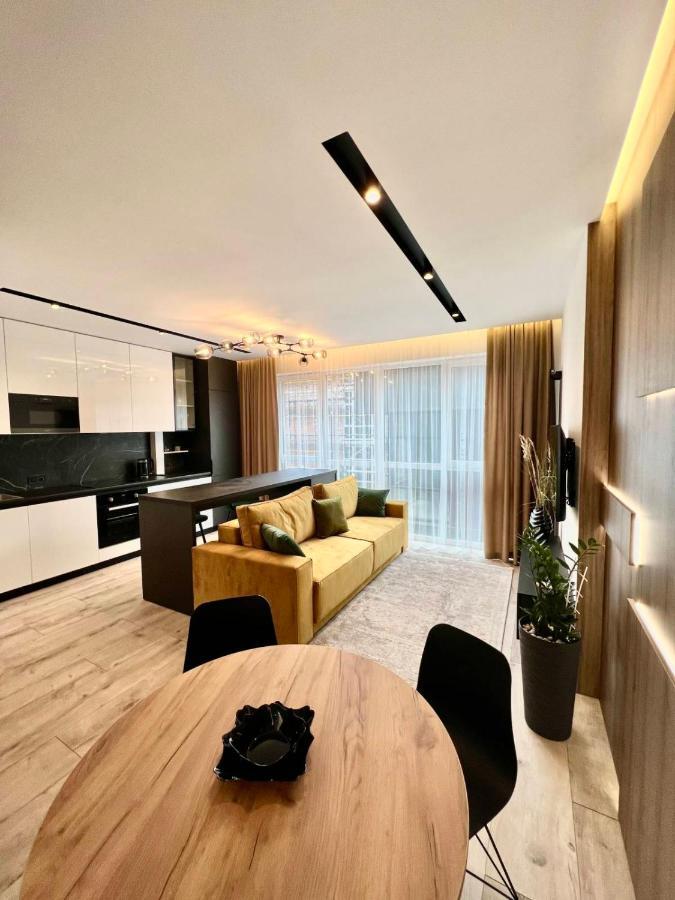 Royal Vip Jacuzzi Apart Lviv Exterior foto