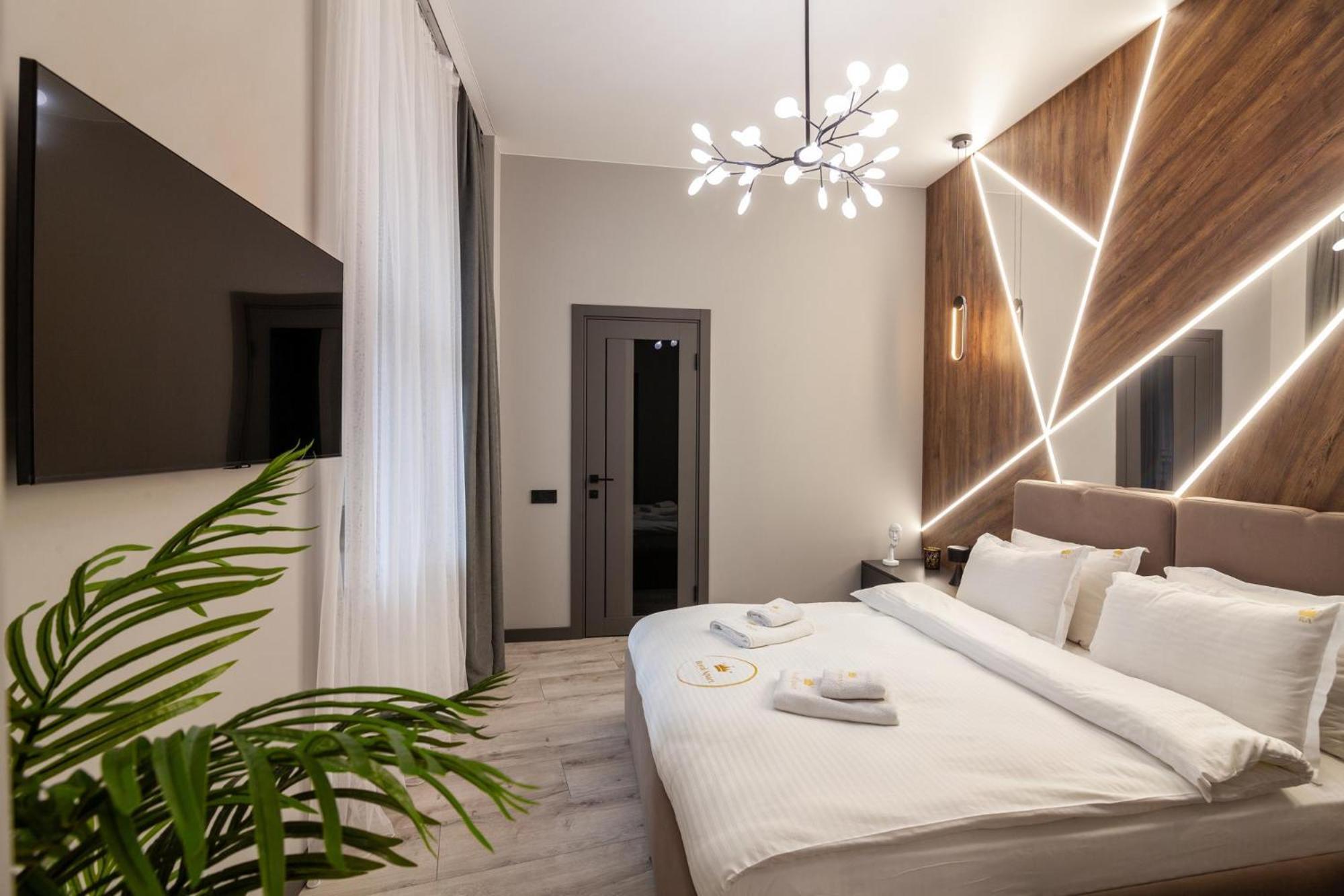 Royal Vip Jacuzzi Apart Lviv Exterior foto