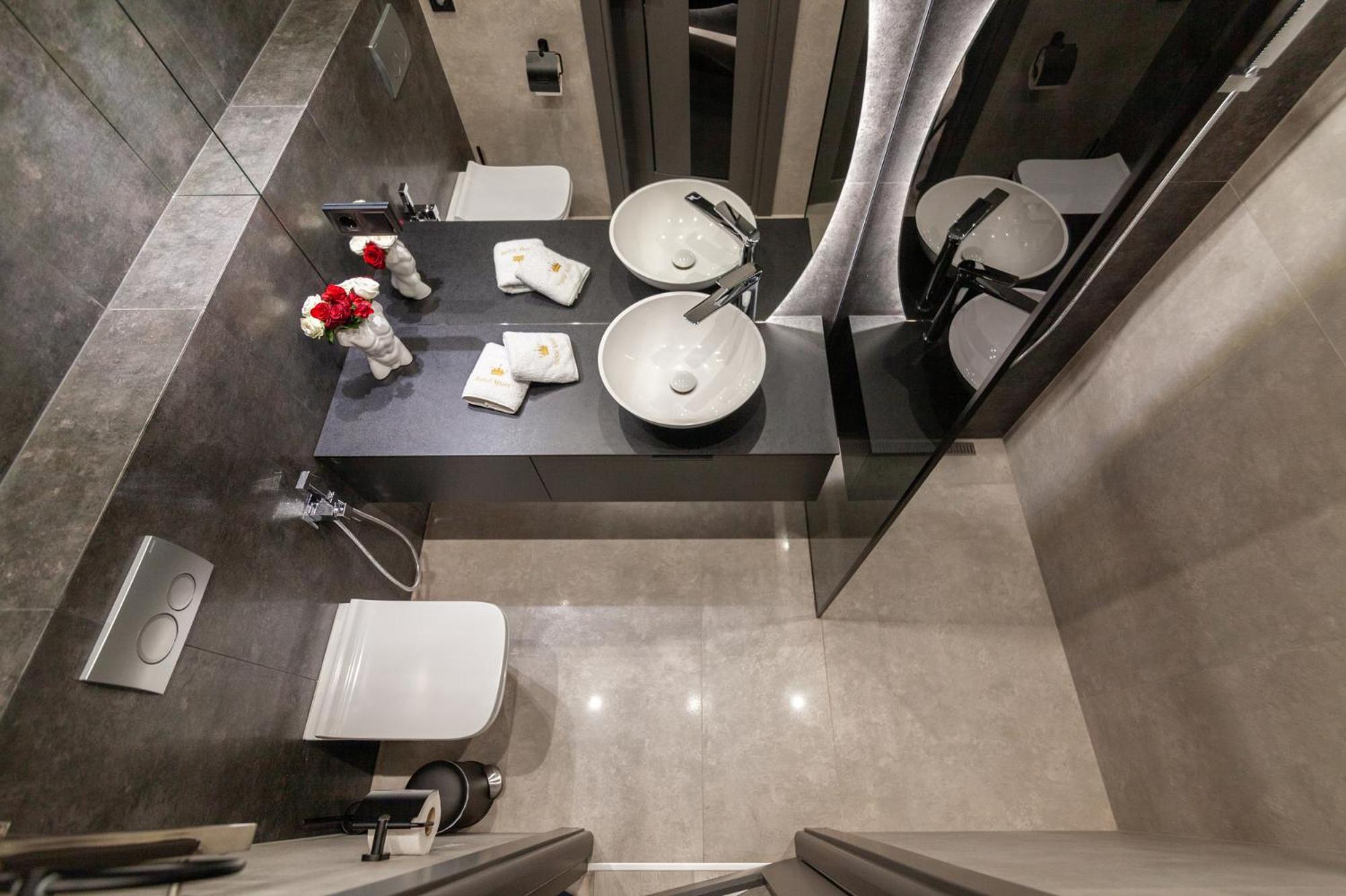 Royal Vip Jacuzzi Apart Lviv Exterior foto
